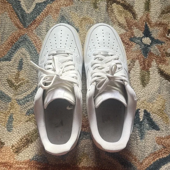 Nike Air Force 1 Low Triple White - Picture 2 of 4